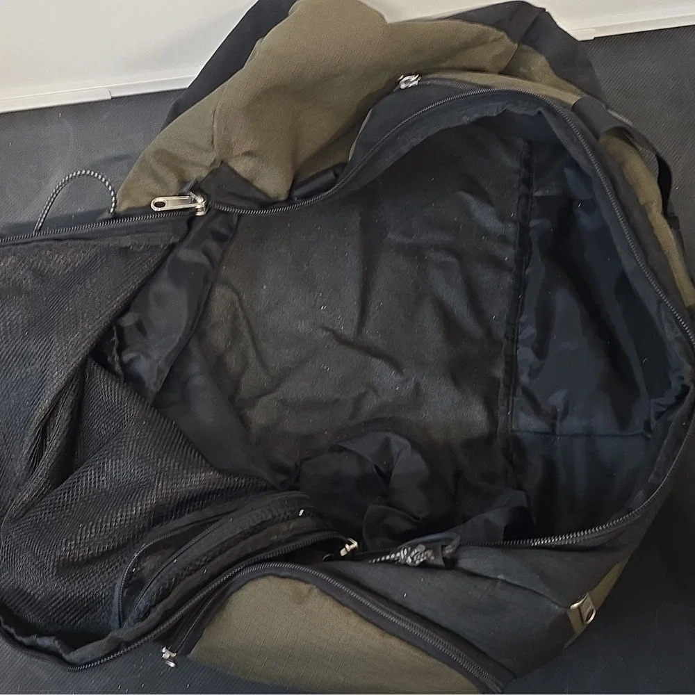 Columbia Duffle Bag 19